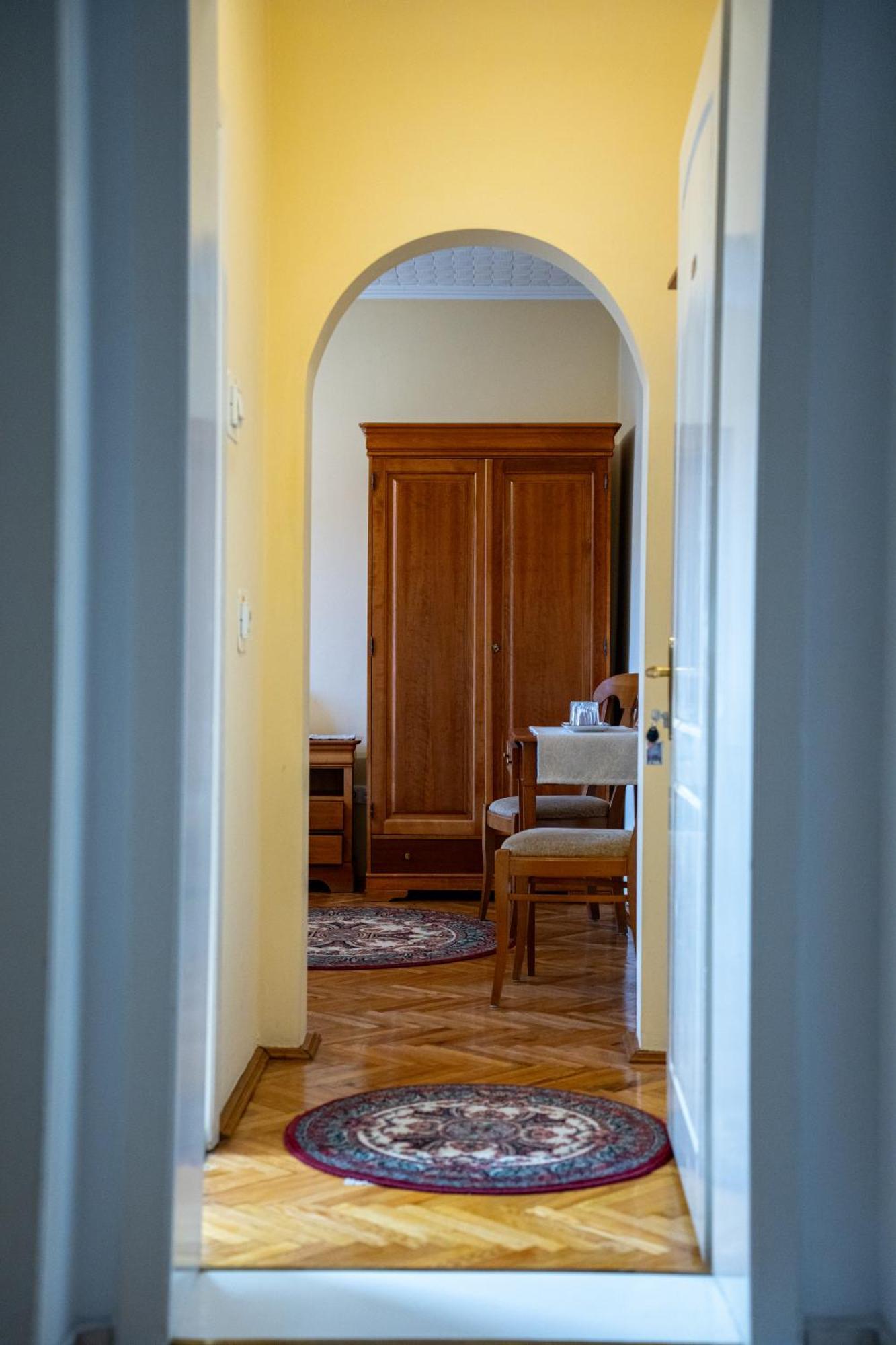 Lilla Panzio Hotel Odorheiu Secuiesc Eksteriør billede