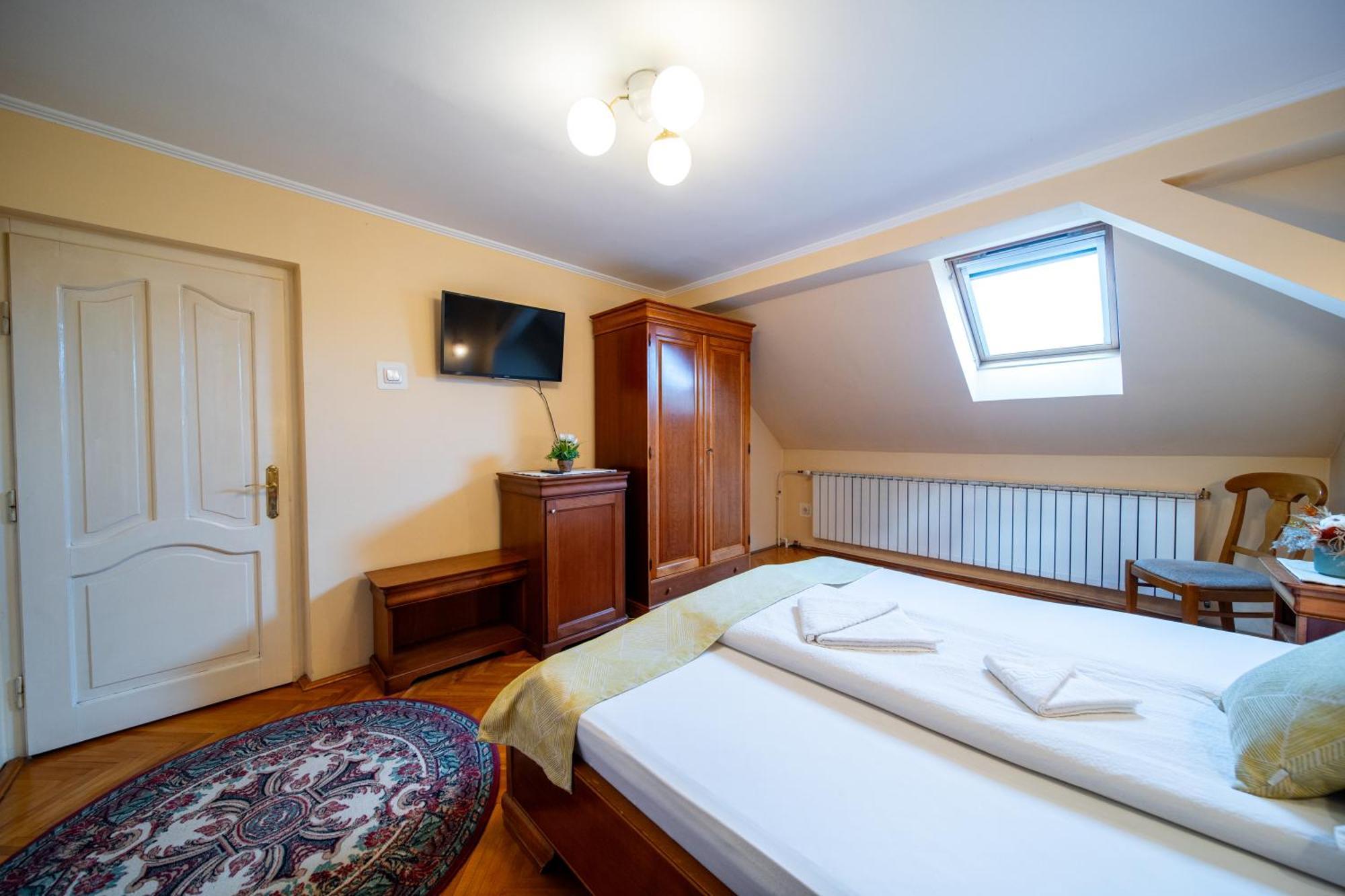 Lilla Panzio Hotel Odorheiu Secuiesc Eksteriør billede